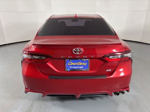 Used 2023 Toyota Camry SE FWD image 7
