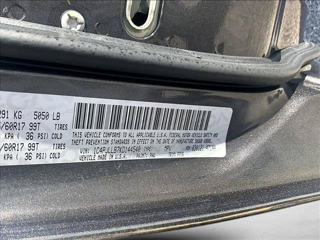 Used 2019 Jeep Cherokee Latitude Plus w/ Comfort/Convenience Group FWD image 30