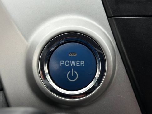 Used 2014 Toyota Prius V Five image 24