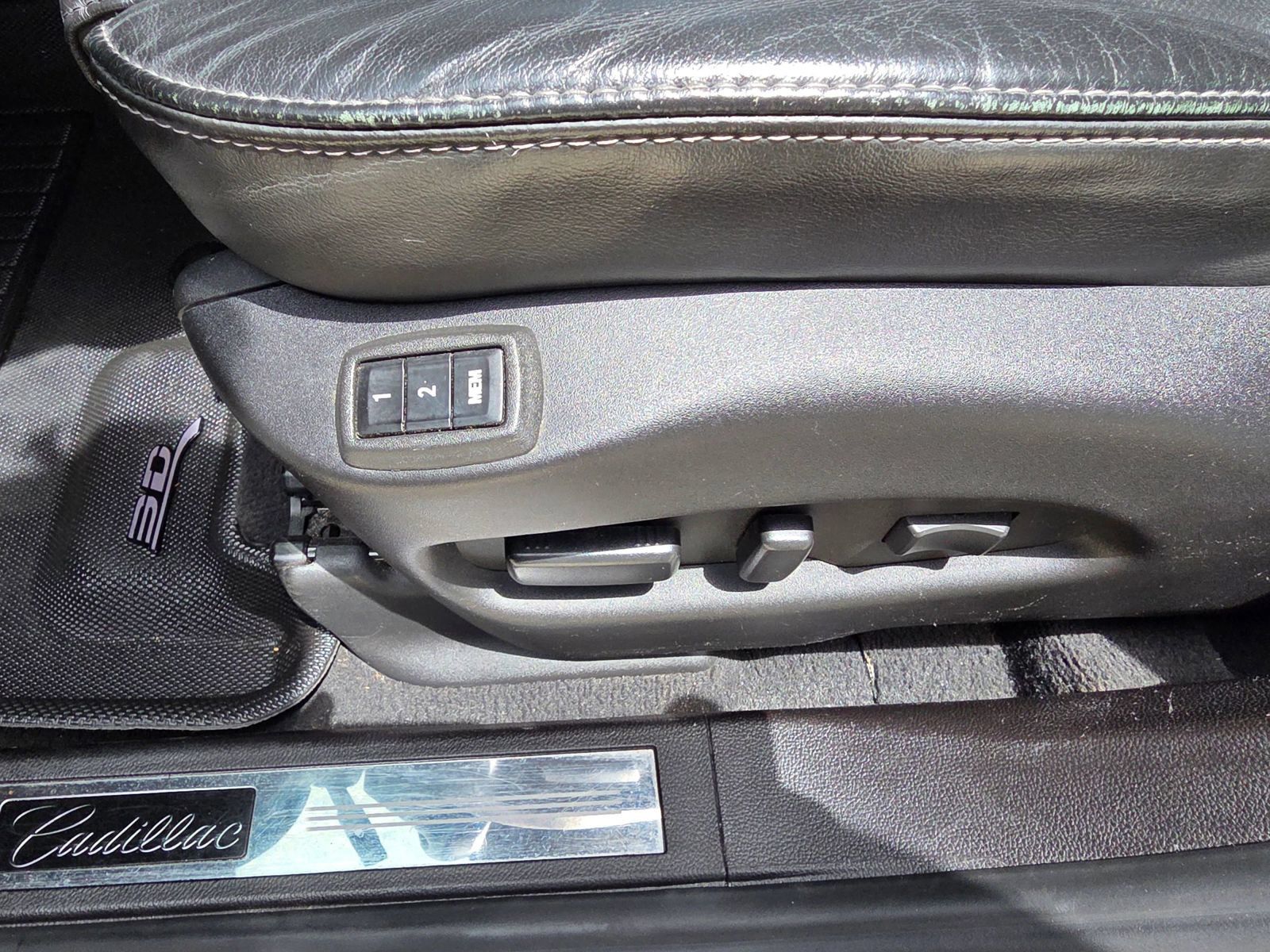 Used 2016 Cadillac SRX Luxury w/ Driver Awareness Package FWD image 35