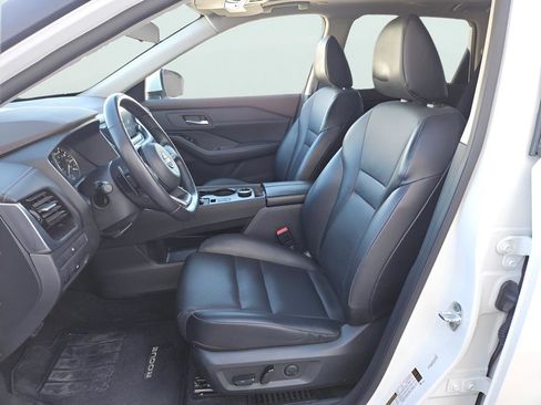 Used 2023 Nissan Rogue SV w/ SV Premium Package image 18