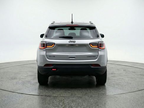 Used 2025 Jeep Compass Trailhawk AWD/4WD image 7