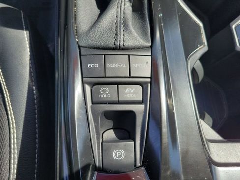 Used 2025 Toyota Camry SE w/ Convenience Package image 22