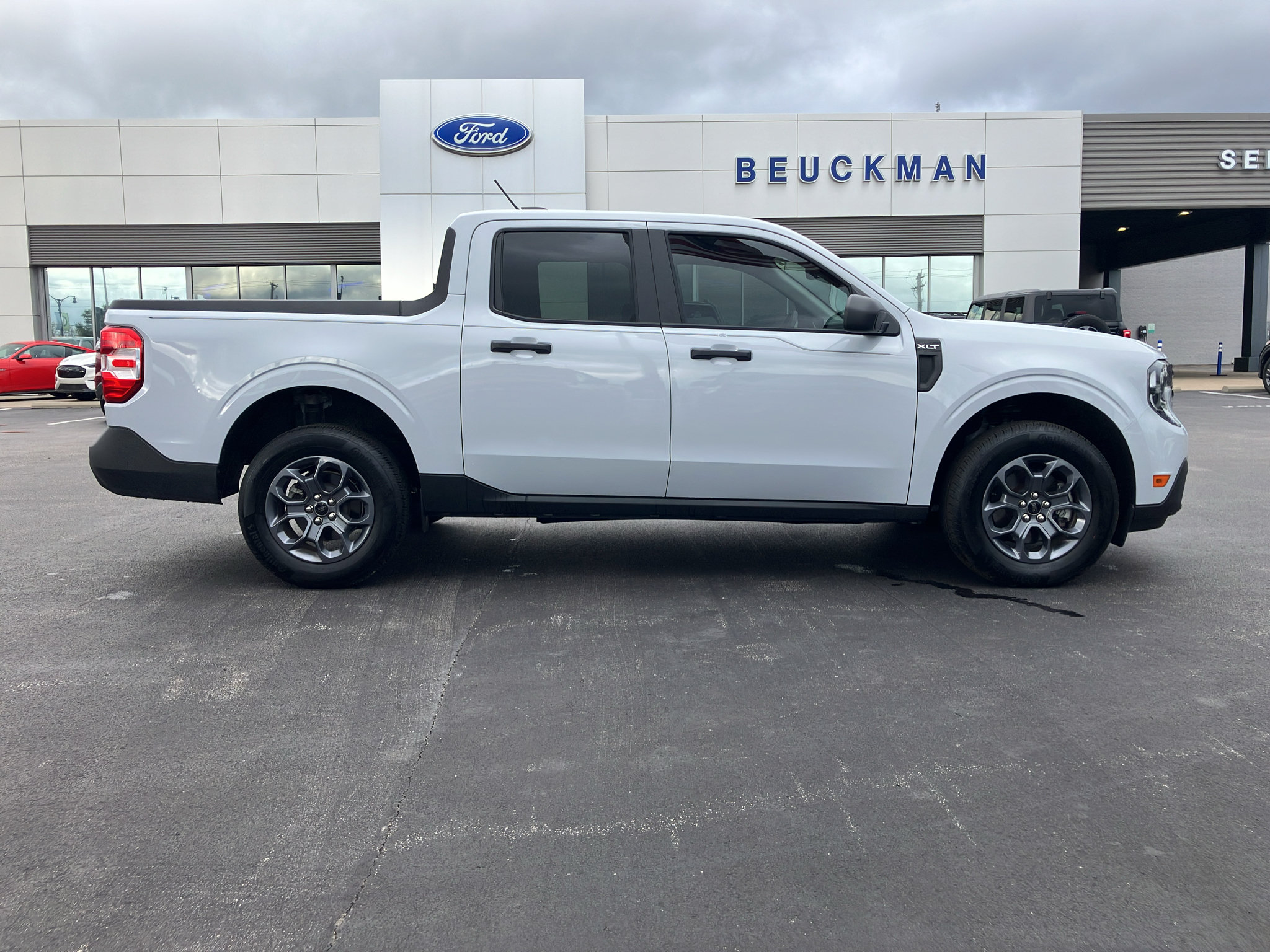 Used 2025 Ford Maverick XLT w/ Equipment Group 302A AWD/4WD image 9