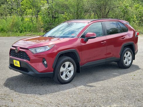Used 2021 Toyota RAV4 XLE w/ Convenience Package AWD/4WD image 1