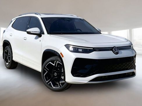 New 2026 Volkswagen Tiguan SEL R-Line AWD/4WD image 2