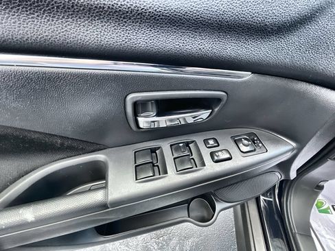 Used 2025 Mitsubishi Outlander Sport AWD image 20