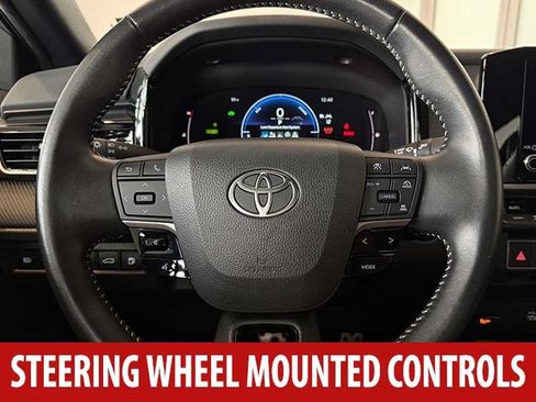 Used 2025 Toyota Camry SE FWD image 10