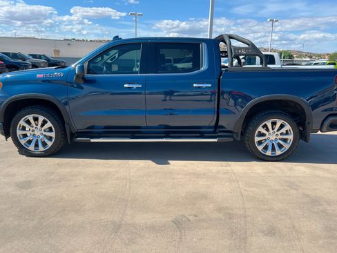 Used 2021 Chevrolet Silverado 1500 High Country w/ Technology Package AWD/4WD image 2