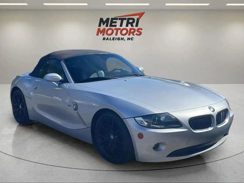 Used 2005 BMW Z4 2.5i image 4