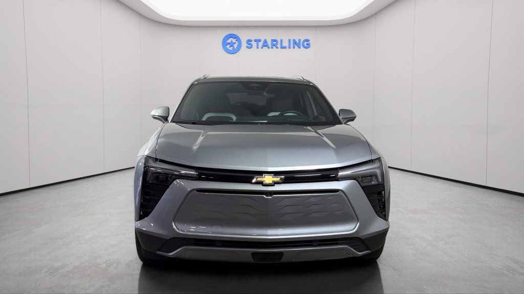 Used 2024 Chevrolet Blazer EV LT AWD/4WD image 16
