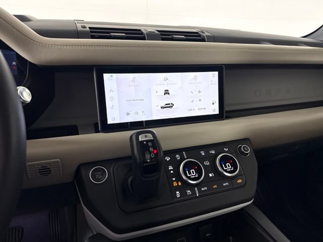 Used 2020 Land Rover Defender 110 HSE AWD/4WD image 23