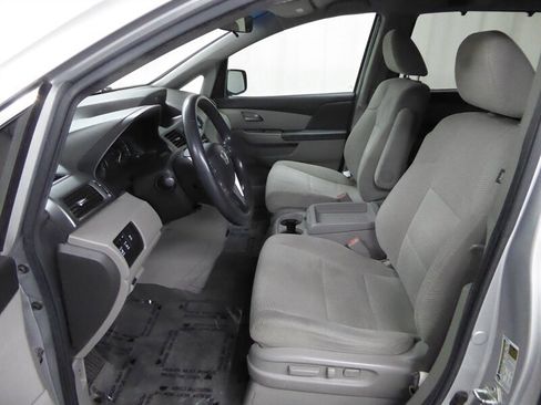 Used 2012 Honda Odyssey EX image 19