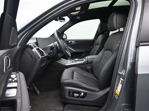 Used 2024 BMW X7 xDrive40i w/ M Sport Package image 23