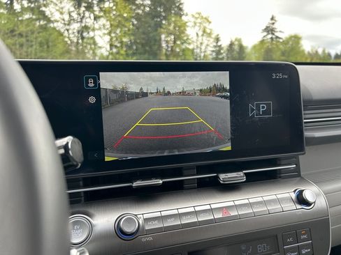 Used 2024 Hyundai Kona SEL FWD image 17