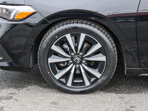 Certified 2024 Honda Civic EX-L image 9