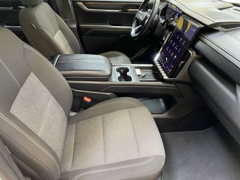 Used 2025 GMC Acadia Elevation image 26