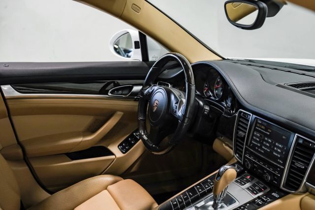 Used 2016 Porsche Panamera S w/ Premium Package Plus RWD image 17