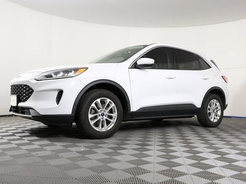 Used 2020 Ford Escape SE image 1