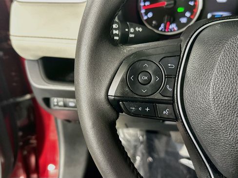 Used 2022 Toyota RAV4 XLE Premium FWD image 16
