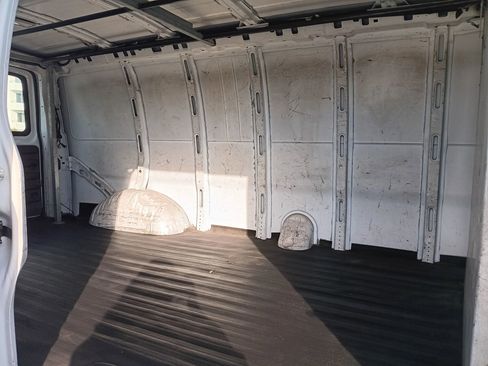 Used 2011 Chevrolet Express 2500 Extended w/ Power Package image 13