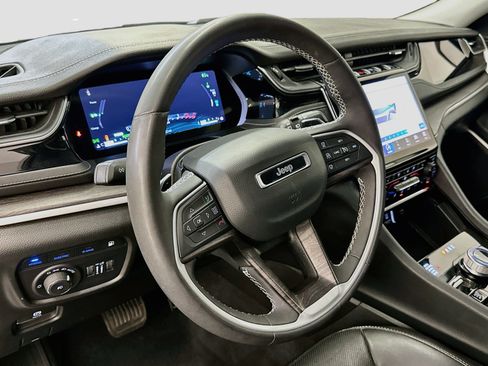 Used 2023 Jeep Grand Cherokee 4WD 4xe w/ Luxury Tech Group II image 18