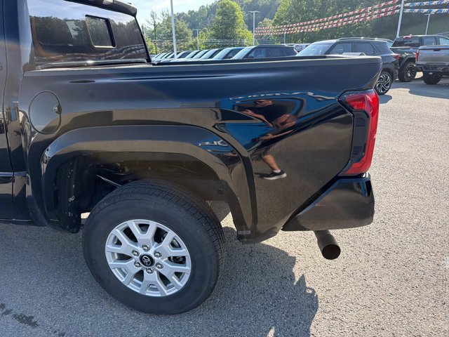 Used 2024 Toyota Tacoma SR5 AWD/4WD image 7