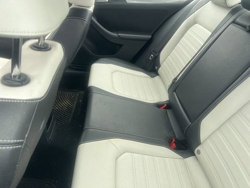 Used 2016 Volkswagen Jetta Sport image 16