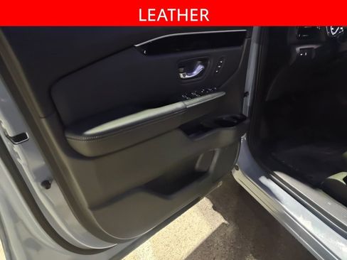 Used 2023 Honda Pilot Touring image 5