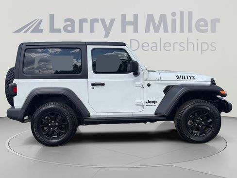 Used 2022 Jeep Wrangler Sport AWD/4WD image 6