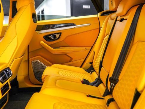 Used 2021 Lamborghini Urus AWD/4WD image 29