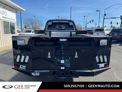 Used 2016 Ford F550 4x4 Crew Cab Super Duty image 4