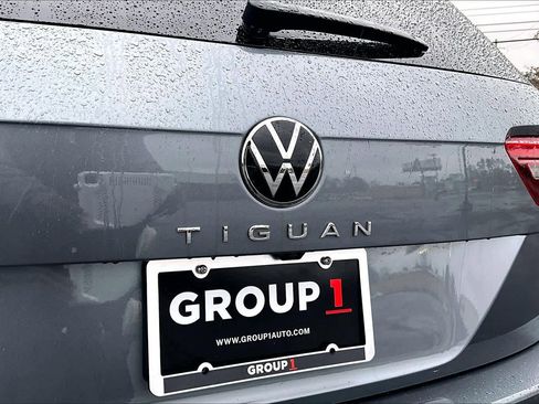 Used 2022 Volkswagen Tiguan SE w/ Panoramic Sunroof Package image 10