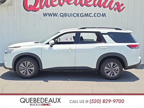 Used 2022 Nissan Pathfinder SV FWD image 4