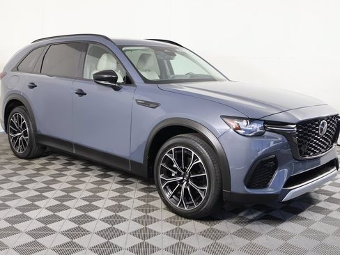 Certified 2025 MAZDA CX-70 Plug-In Hybrid w/ Premium Pkg AWD/4WD image 4