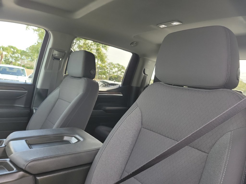 Used 2025 Chevrolet Silverado 1500 LT AWD/4WD image 21