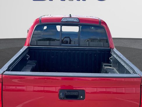 Used 2016 Toyota Tacoma SR5 w/ Towing Package image 9