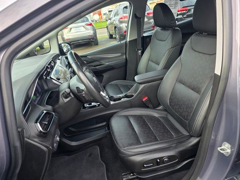 Used 2022 Chevrolet Bolt LT w/ Infotainment Package image 4