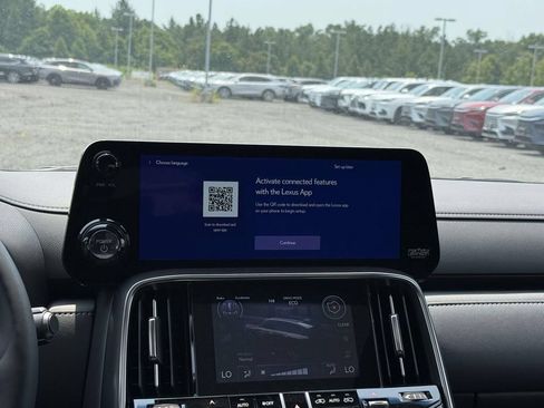 Used 2025 Lexus LX 700h Luxury AWD/4WD image 10