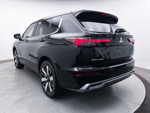 New 2025 Mitsubishi Outlander SE image 5