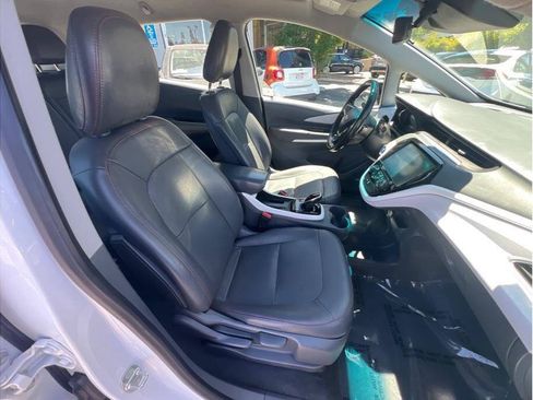 Used 2018 Chevrolet Bolt Premier w/ Driver Confidence II Package FWD image 9