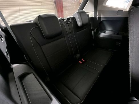 Used 2021 Volkswagen Tiguan SE FWD image 23