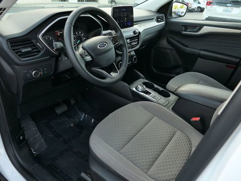 Used 2022 Ford Escape SE w/ SE Sport Appearance Package image 13