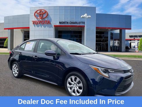 Used 2025 Toyota Corolla LE w/ Convenience Package FWD image 1