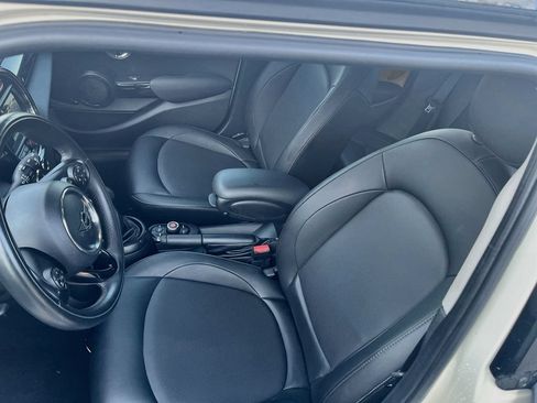 Used 2019 MINI Cooper 4-Door Hardtop FWD image 18