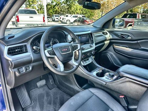 Certified 2023 GMC Acadia SLE w/ Driver Convenience Package image 10