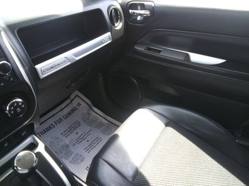 Used 2014 Jeep Compass Latitude image 24