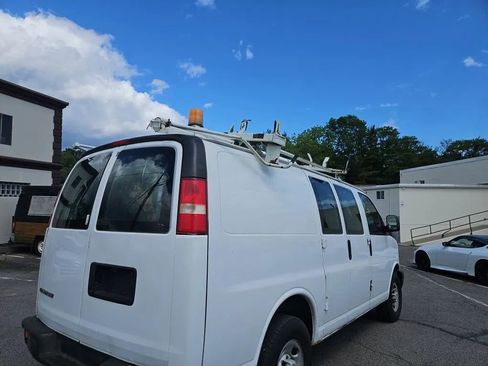 Used 2009 Chevrolet Express 2500 RWD image 6