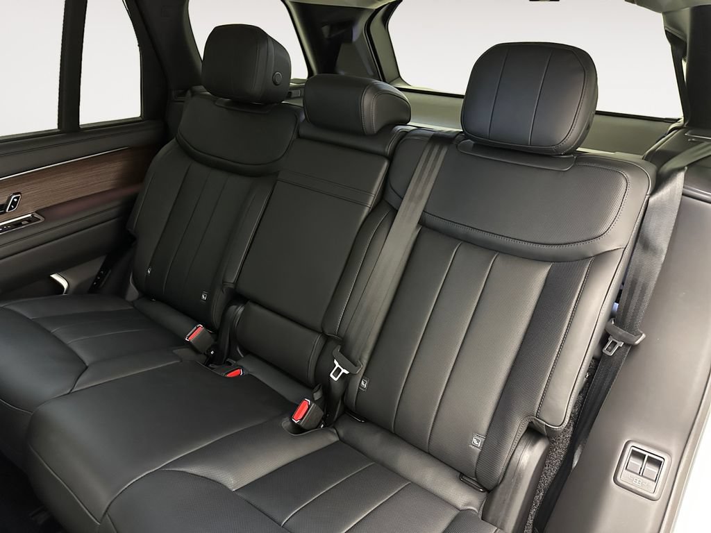 New 2027 Land Rover Range Rover Long Wheelbase SE AWD/4WD image 13