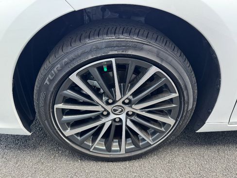 Used 2025 Lexus ES 350 w/ Premium Package FWD image 29
